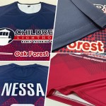 Maillot de football personnalisé à sublimation bleu marine, blanc et cramoisi Maillot de football personnalisé à sublimation bleu marine, blanc et cramoisi